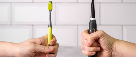 Electric toothbrush vs. traditional toothbrush: who is more suitable for your teeth?