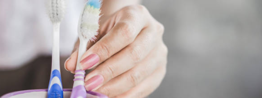 How often do you change your toothbrush? Dentist: These 5 signals remind you that it’s time to change!